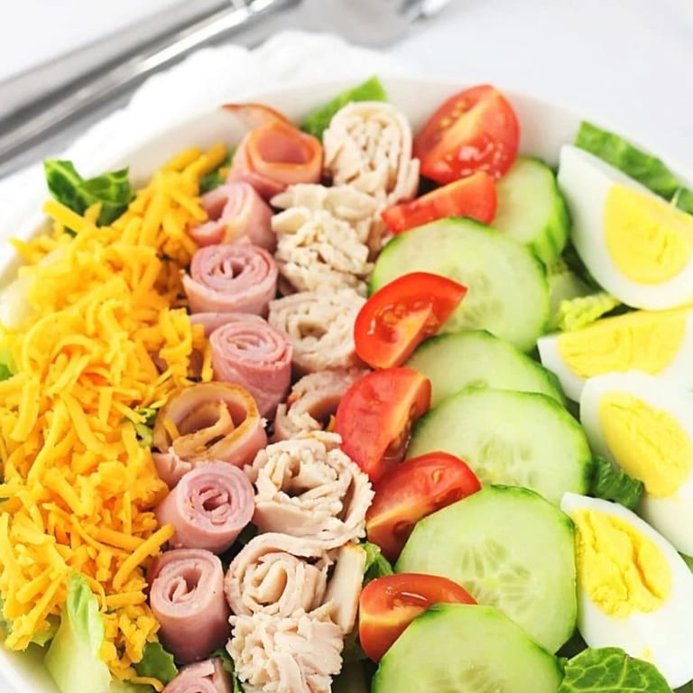 Fresh Chef Salad: A Diner Delight